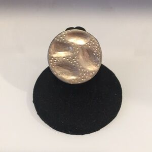 Hammered Gold around Stretchy Ring